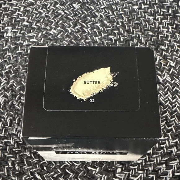 Fenty Beauty Pro Filt'r Setting Powder—BUTTER - Picture 2 of 3